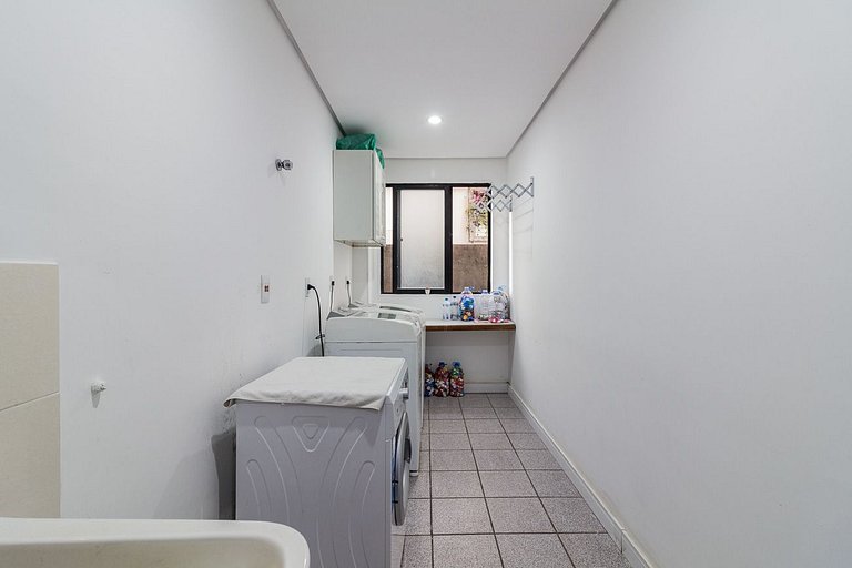Apê com cozinha e garagem no Moinhos | POS 305