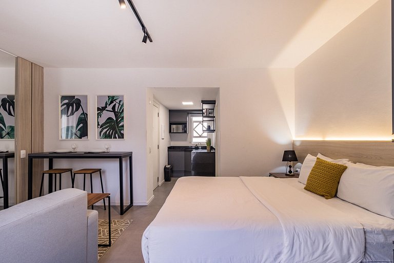 Spacious Studio | Next to UFRGS | Centro DUQ202