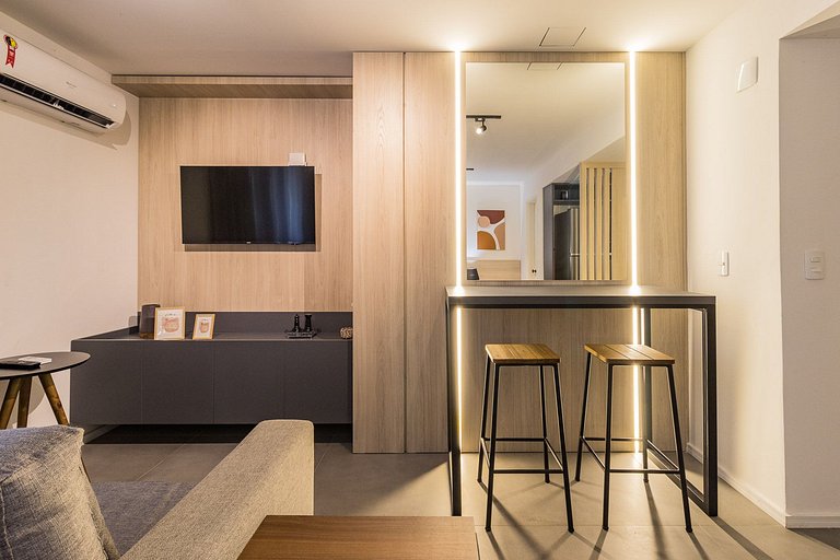 Spacious Studio | Next to UFRGS | Centro DUQ406
