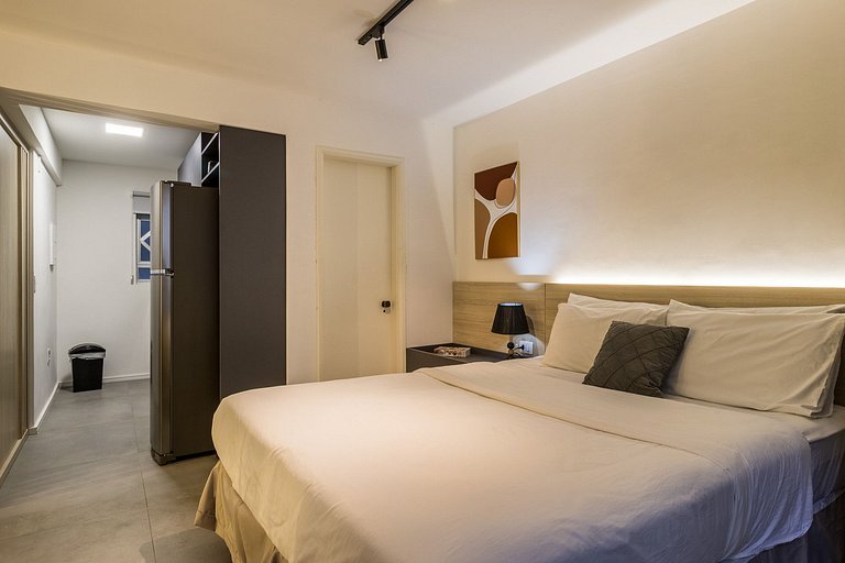 Spacious Studio | Next to UFRGS | Centro DUQ406