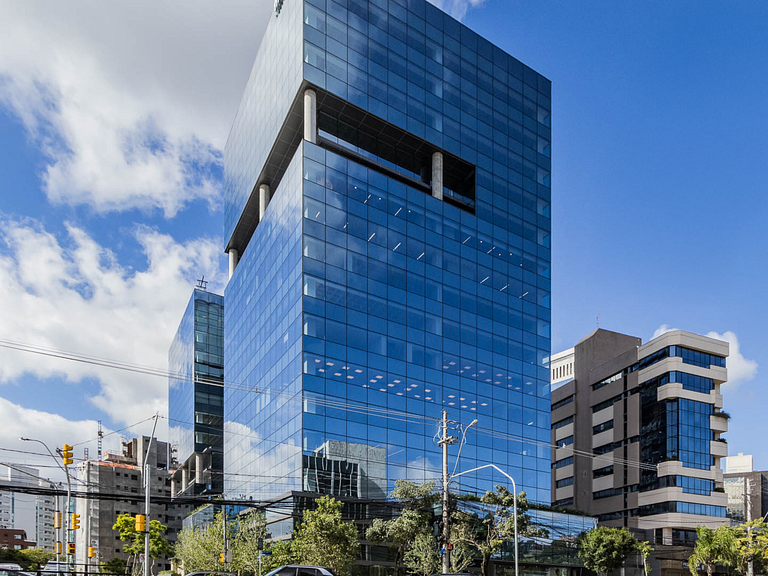 Estudio Deluxe | Piscina | Avenida Carlos Gomes