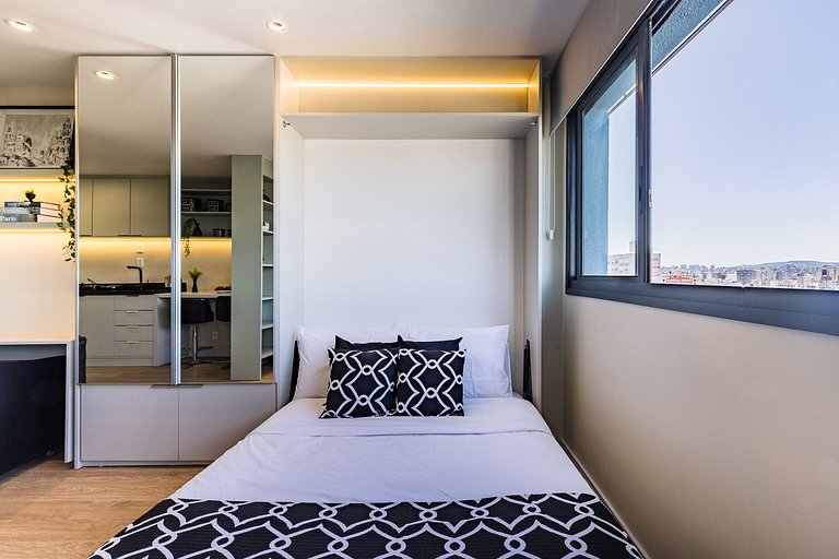 Apartamento Superior com Garagem 1215 B | GO CB