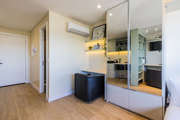 Apartamento Superior com Garagem 1215 B | GO CB