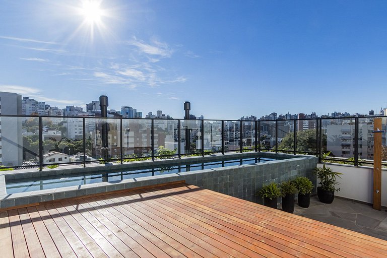 Duplex com Jardim | Piscina | Bom Fim