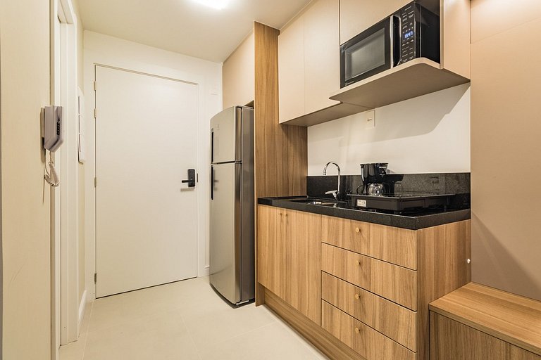 Modern Studio 301 | Pool | Carlos Gomes