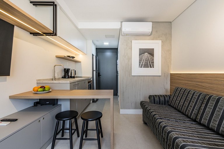 Estudio moderno 502 | Cerca de Hospital Moinhos